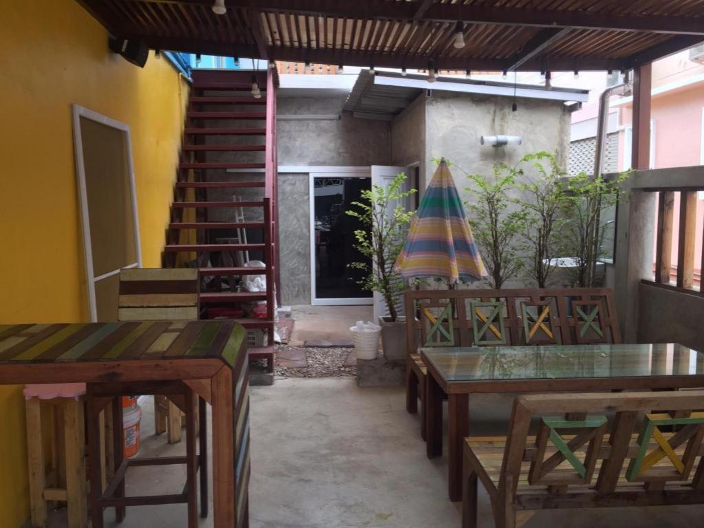 De Hostel Prachuap Khiri Khan Exterior photo